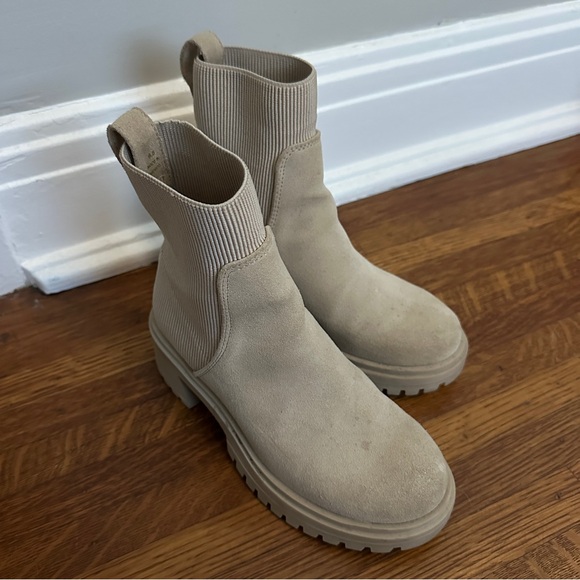 Steve Madden Howler Chelsea Boot - Picture 2 of 6